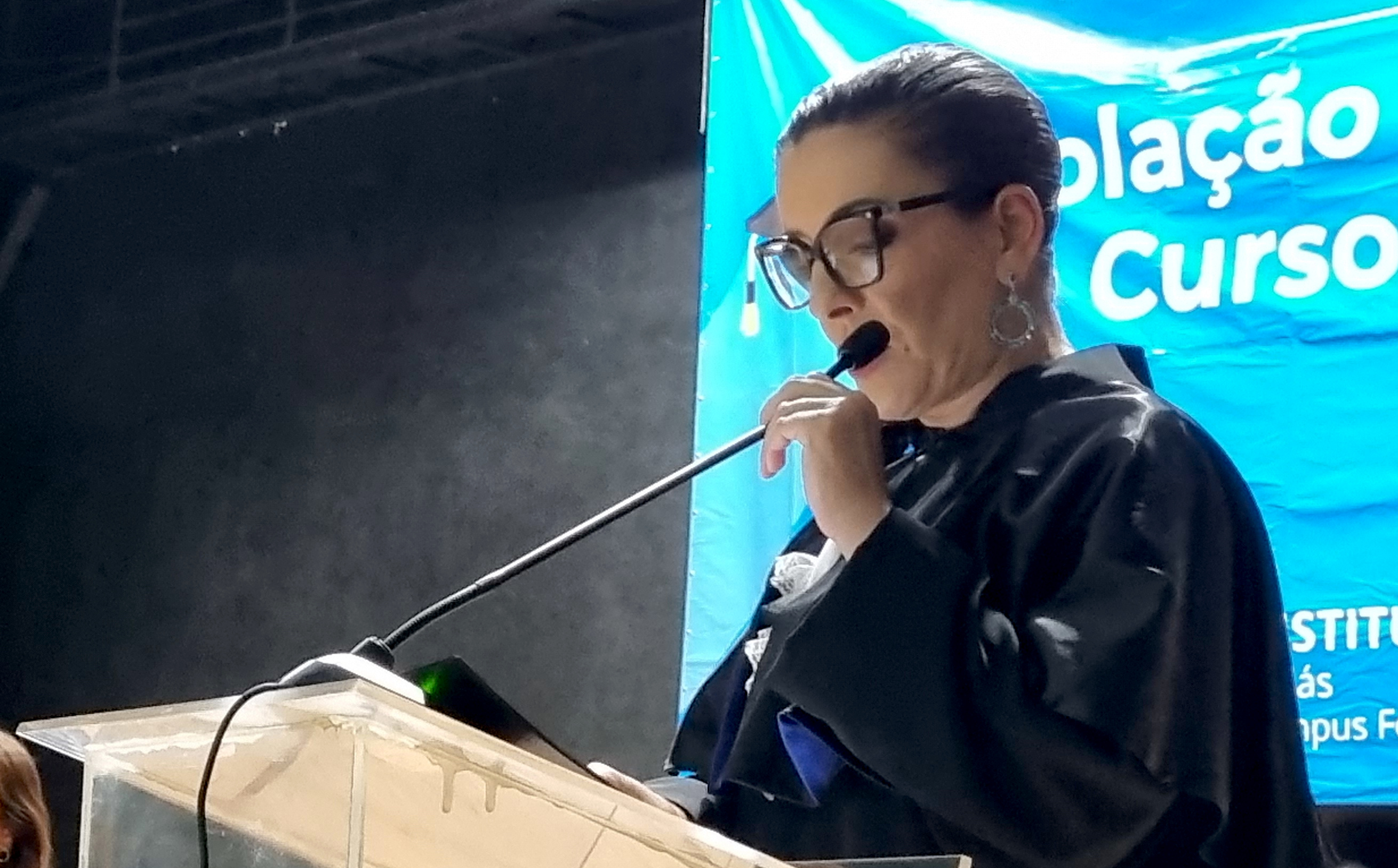 Direção Nicislene Xavier da Silva representa o diretor-geral do Câmpus Formosa